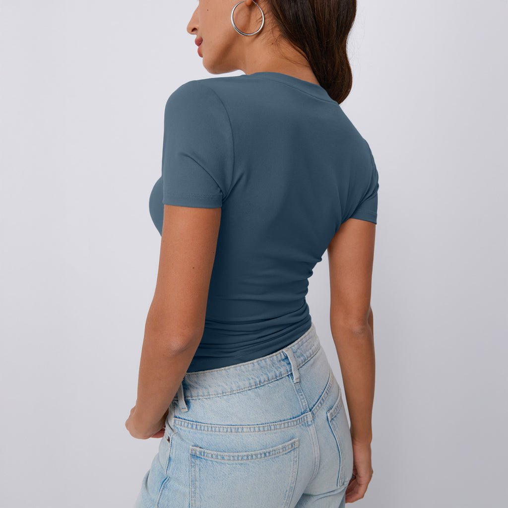 TrendyQueen Women‘s 3 Piece V Neck  Short Sleeve Shirts Basic Going Out Tops Slim Fit Crop Tops 2025 Y2k Clothes